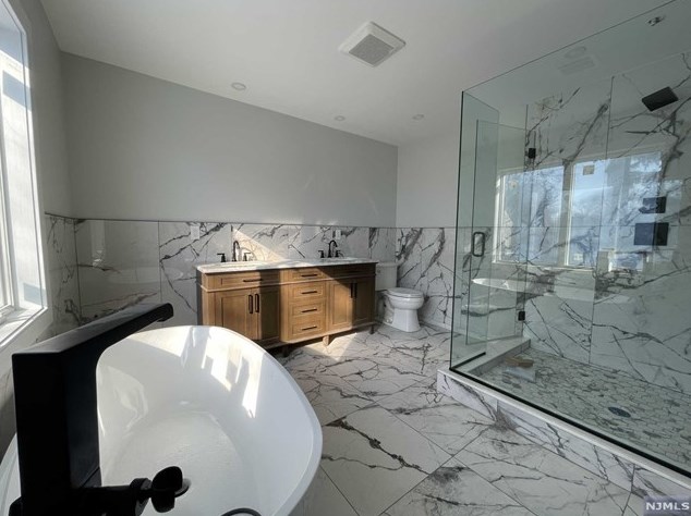 109 Hartland Ave, Emerson NJ  07630-1209 exterior