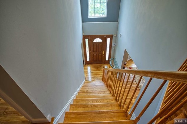 32 Custer Ave, Newark NJ  07112-2580 exterior