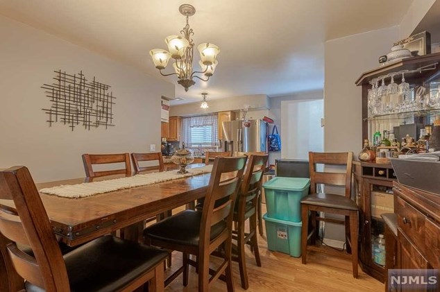 38 Val Sumo Ln, Newark NJ  07105-3547 exterior