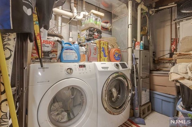 38 Val Sumo Ln, Newark NJ  07105-3547 exterior