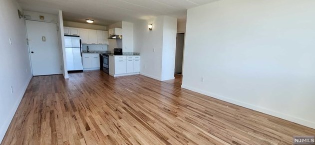 1350 15th St #14j, West Fort Lee, NJ 07024