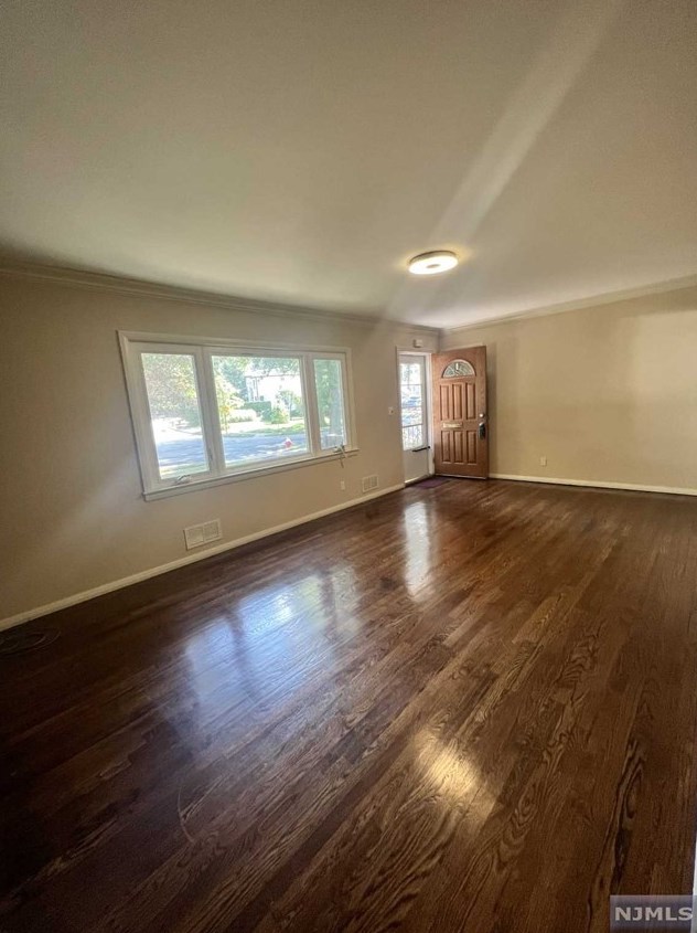 833 Alden Rd, Paramus, NJ 07652