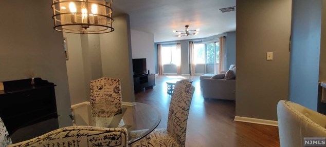 364 Palisade Ave, Cliffside Park NJ  07010-2778 exterior