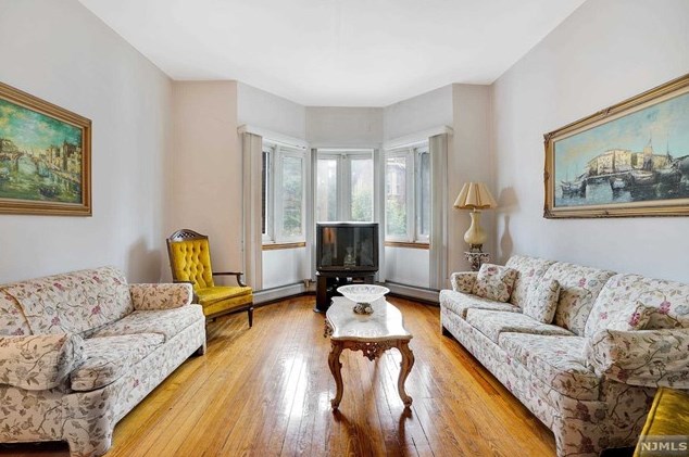 119 Hauxhurst Ave, Union City, NJ 07086