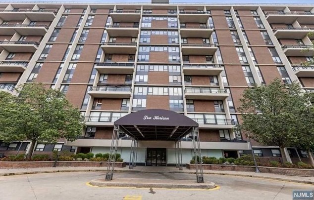 2 Horizon Rd, West Fort Lee NJ 07024-6503 exterior