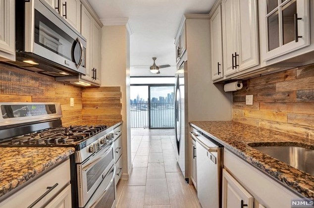 6040 Blvd East Apt 17d, West New York, NJ
