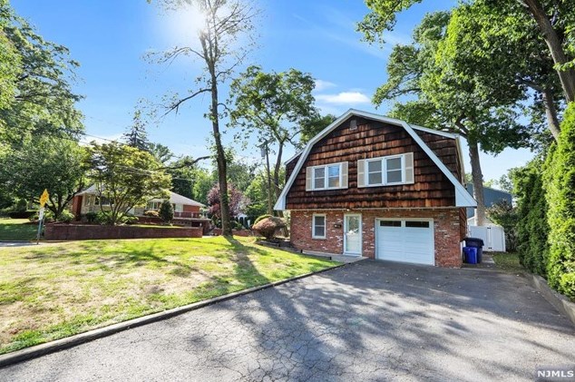 759 Summit Ave, Hackensack, NJ 07601