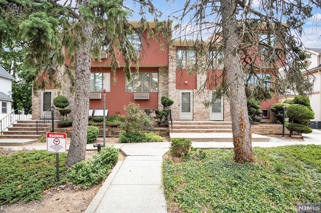 228 Johnson Ave #6, Hackensack, NJ 07601