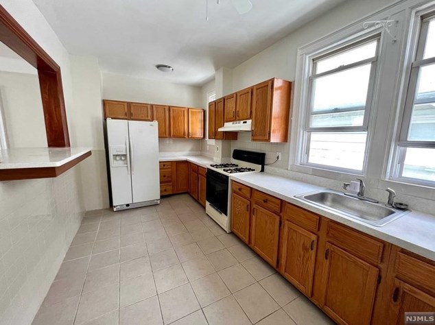 36 Broadman Pkwy, Jersey City, NJ 07305