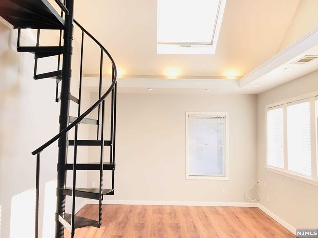 266 Edwards St #2f, Ridgewood, NJ 07450