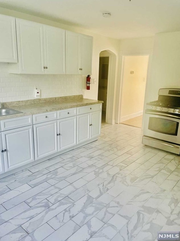 266 N 9th St #1, Paterson, NJ 07508