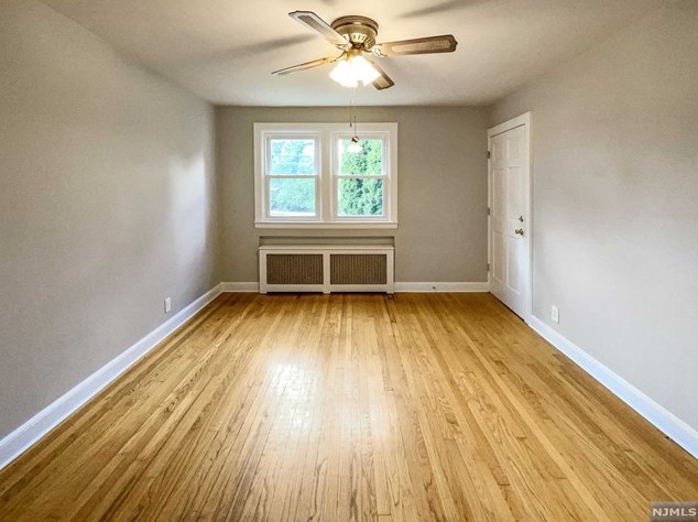 229 Riv Dr, Elmwood Park NJ  07407-1721 exterior