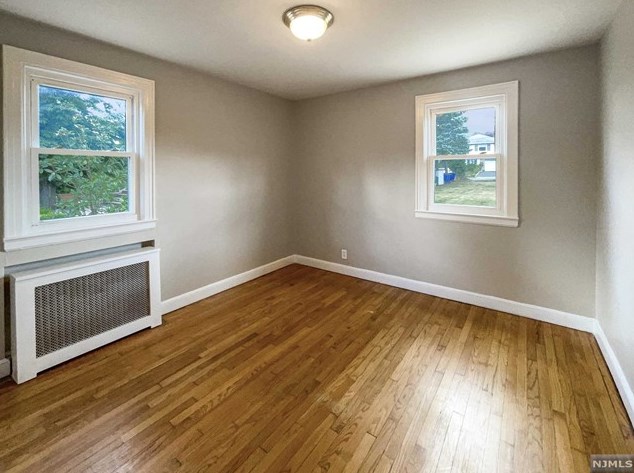 229 Riv Dr, Elmwood Park NJ  07407-1721 exterior
