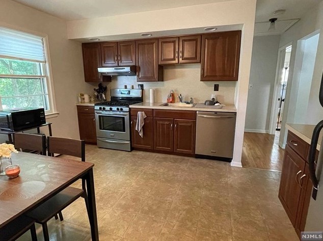 21 Steuben Ave, Westwood NJ  07675-1546 exterior