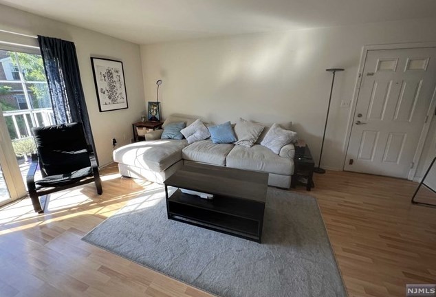 780 River Rd #393, Edgewater, NJ 07020