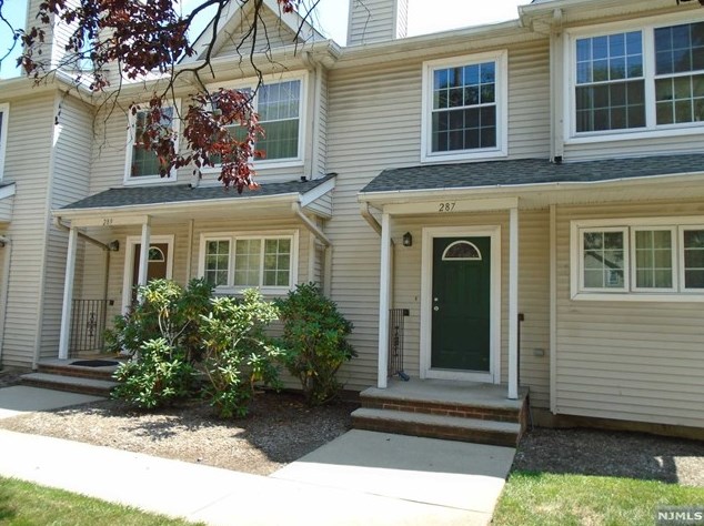 287 Undercliff Ave, Edgewater, NJ 07020