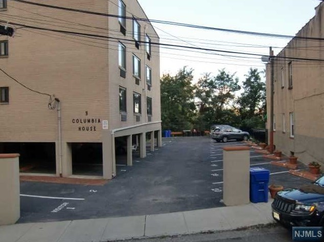 9 Columbia Terrace #4a, Edgewater, NJ 07020