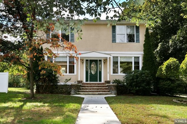 165 Ridge Ave, Park Ridge, NJ 07656