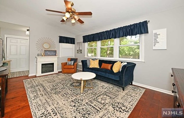 67 Demarest Ave, Hillsdale NJ  07642-2856 exterior