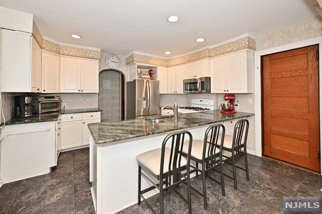 67 Demarest Ave, Hillsdale NJ  07642-2856 exterior