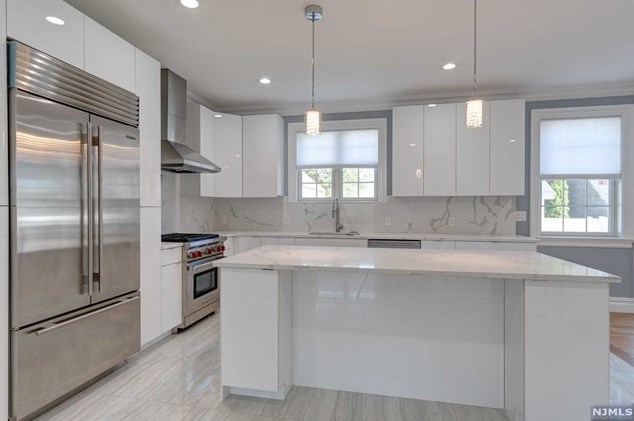 405 Riverdale Blvd, Pompton Falls NJ  07442-2425 exterior