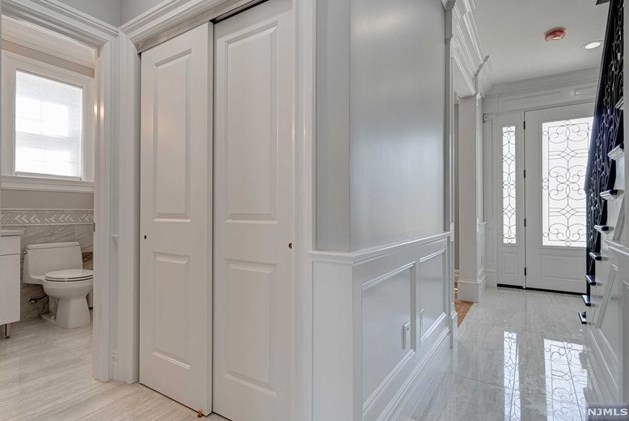 405 Riverdale Blvd, Pompton Falls NJ  07442-2425 exterior