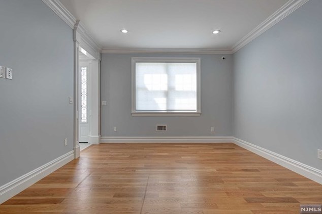 405 Riverdale Blvd, Pompton Falls NJ  07442-2425 exterior