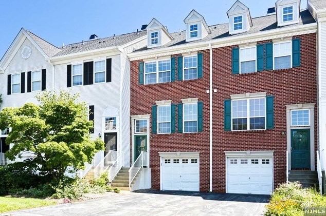 1124 Stafford St, Mahwah, NJ 07430