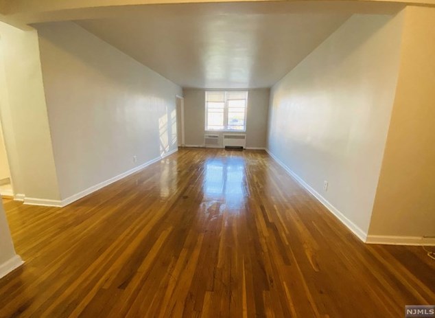 2160 Center Ave Apt 4e, West Fort Lee, NJ