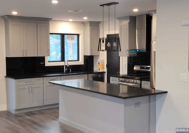 83 Hickory Ave ## 2, Bergenfield, NJ 07621