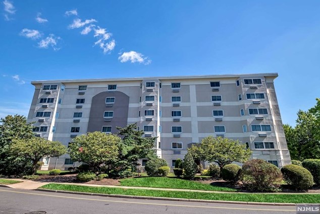 310 Lookout Ave #305, Hackensack, NJ 07601