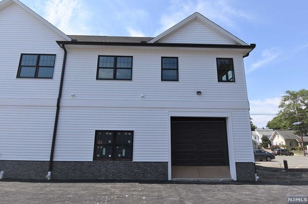 203 Main St #3, N Milford, NJ 07646