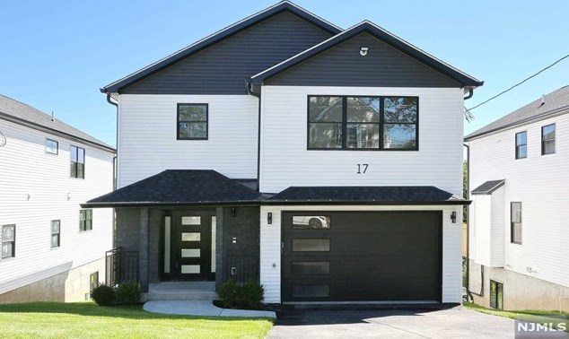 17 Mountain Ave, Mahwah, NJ 07430