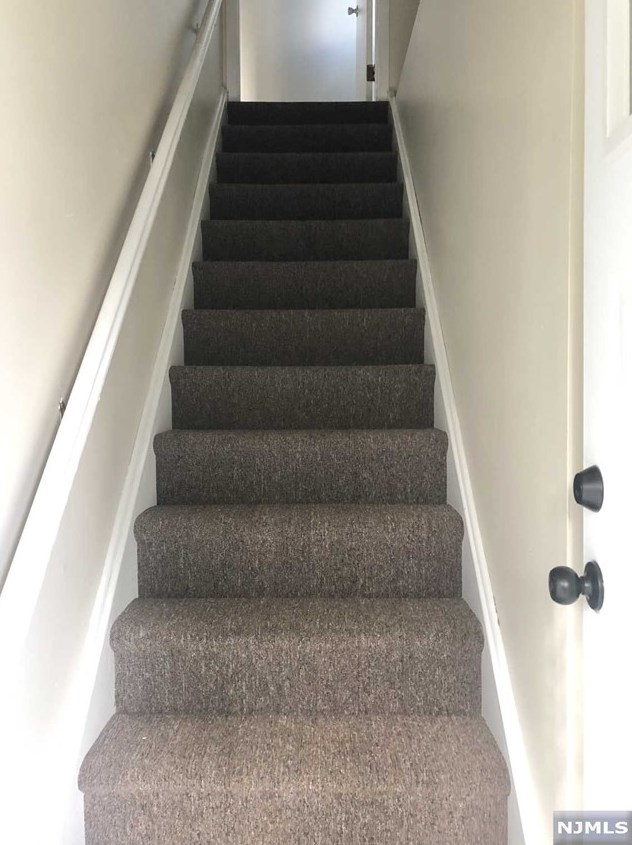 174 Riverside Ave, Lyndhurst, NJ 07071