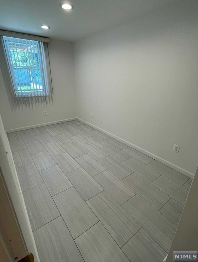 28 President St, East Newark, NJ 07029