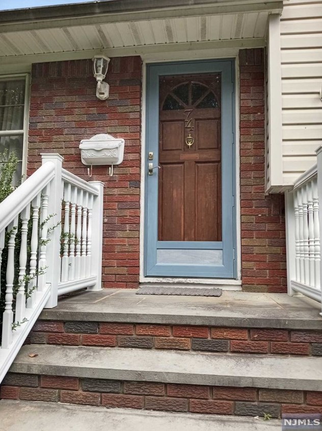 74 Roosevelt St, Pequannock Township, NJ 07440