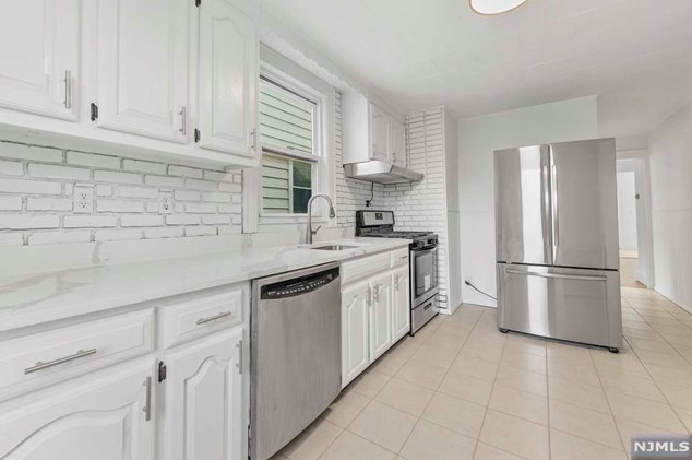 838 Roosevelt Ave #a, Secaucus, NJ 07094