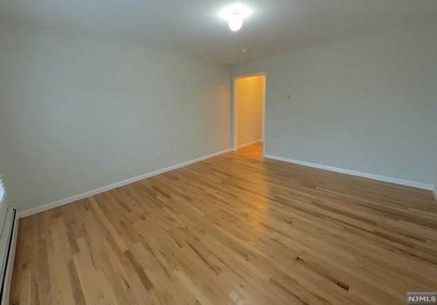 264 2nd Ave, Lyndhurst NJ  07071-1423 exterior