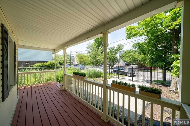 160 Fairmount Ave, Newark NJ  07103-2433 exterior