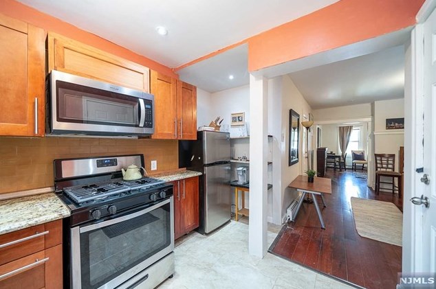 160 Fairmount Ave, Newark NJ  07103-2433 exterior