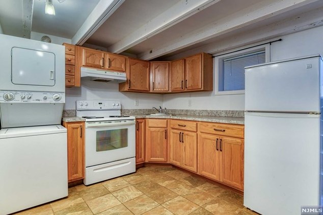 91 Barbara St, Newark NJ 07105-3302 exterior