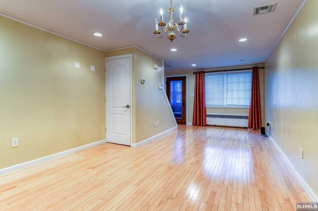 91 Barbara St, Newark NJ 07105-3302 exterior