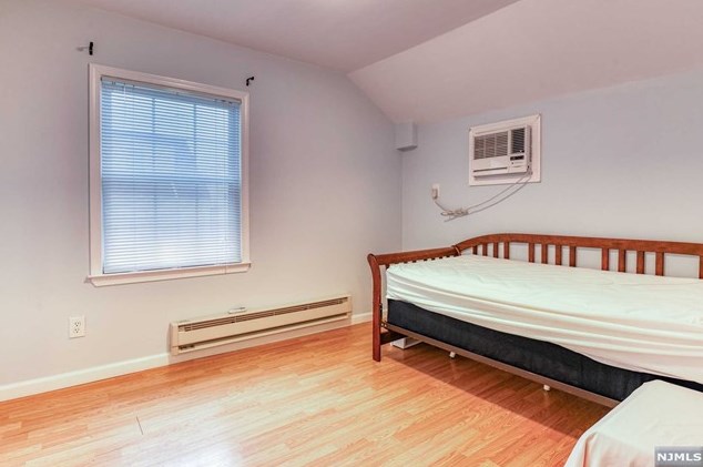 91 Barbara St, Newark NJ 07105-3302 exterior