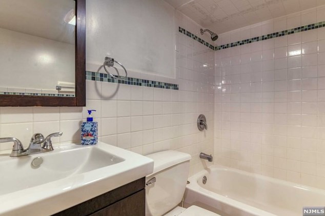 91 Barbara St, Newark NJ 07105-3302 exterior