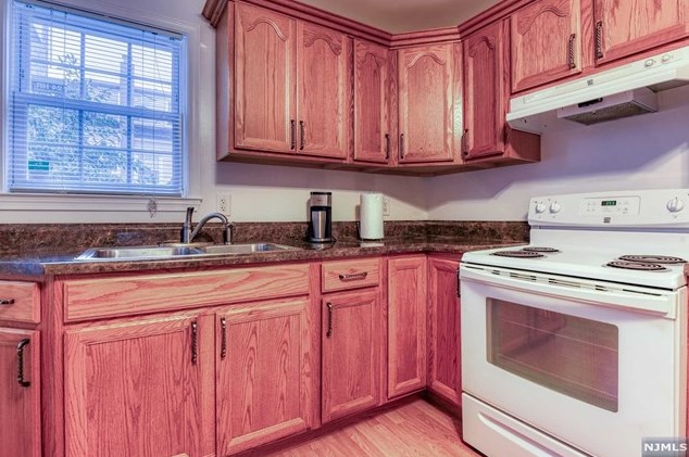 91 Barbara St, Newark NJ 07105-3302 exterior