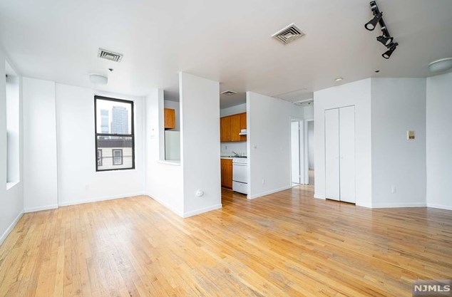 236 Newark Ave #4, Jersey City, NJ 07302