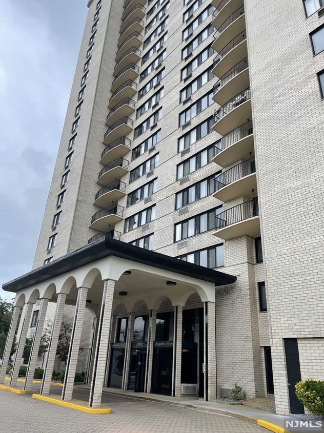 1590 Anderson Ave #8d, West Fort Lee, NJ 07024