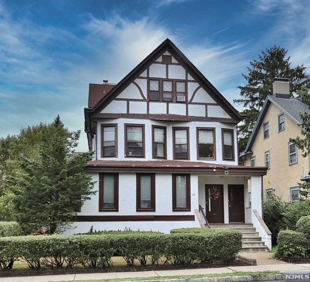 29 The Crescent #2, Montclair, NJ 07042