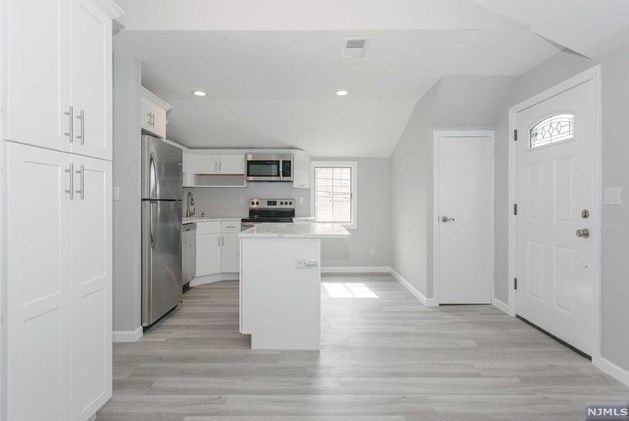 590 Saddle River Rd #2, Saddle Brook, NJ 07663