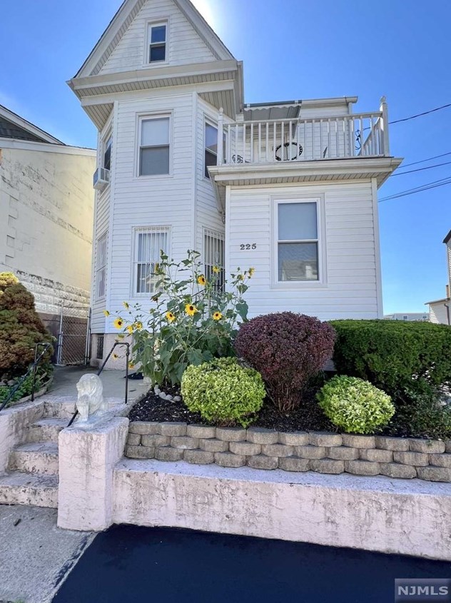 225-227 Paterson Ave, Paterson, NJ 07502